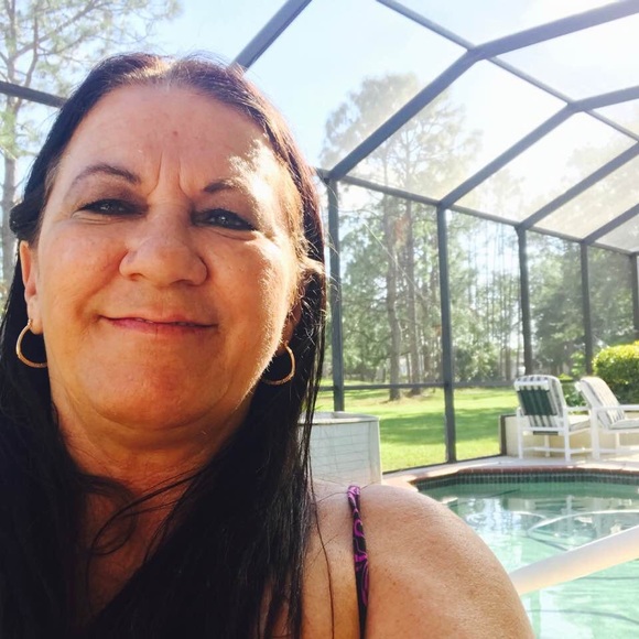 Meet your Posher, Stephanie - Picture 1 of 1